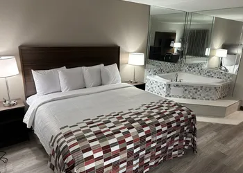 Red Roof Inn Charleston - Dunbar hotel thumbnail 6