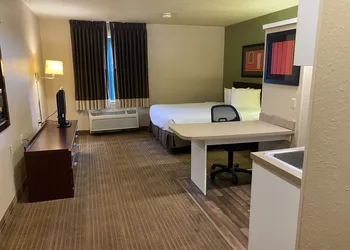 Suburban Studios Auburn Hills - Detroit hotel thumbnail 3