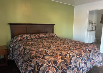 Oak Motel Modesto CA hotel thumbnail 5