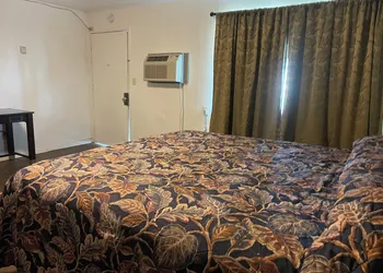 Oak Motel Modesto CA hotel thumbnail 8