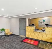 Econo Lodge Waynesboro - Skyline Drive hotel detail image 3