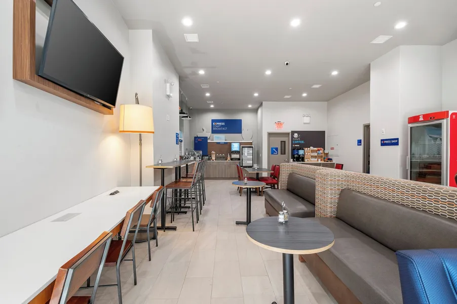Holiday Inn Express & Suites Bronx - Barnabas area by IHG hotel detail image 2