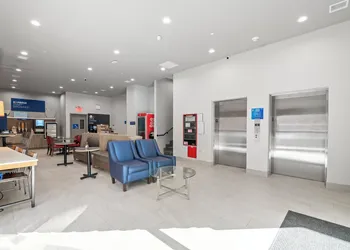 Holiday Inn Express & Suites Bronx - Zoo Area by IHG hotel thumbnail 3
