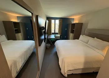 Holiday Inn Express & Suites Bronx - Zoo Area by IHG hotel thumbnail 6