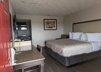 Budget Inn hotel thumbnail 3
