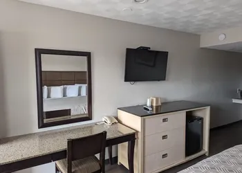 Budget Inn hotel thumbnail 5