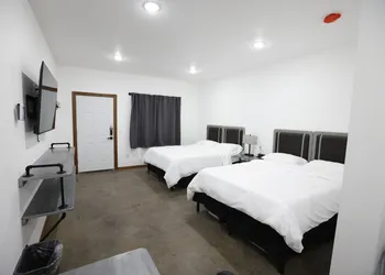 Bears Den Motel hotel thumbnail 2