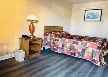 Clayton House Motel hotel thumbnail 5