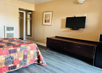 Clayton House Motel hotel thumbnail 7