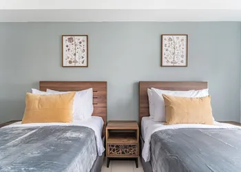 Kensington Place Apartments hotel thumbnail 2