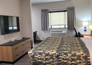Hamburg Inn & Suites hotel thumbnail 4