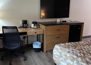Hamburg Inn & Suites hotel thumbnail 7
