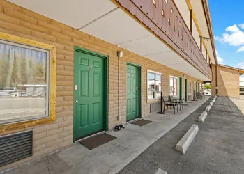 The Alpine Motel hotel thumbnail 6