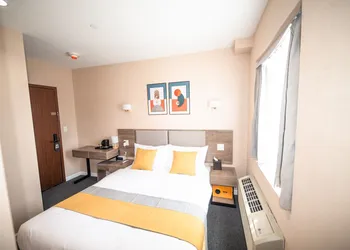 Flushing Garden Hotel hotel thumbnail 3