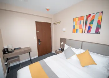 Flushing Garden Hotel hotel thumbnail 5