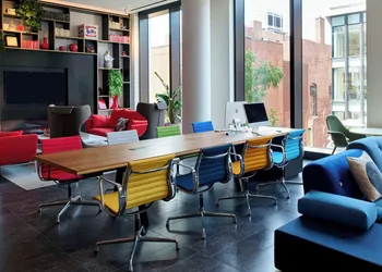citizenM Boston Back Bay hotel thumbnail 6