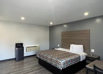 Sunshine Motel hotel thumbnail 6
