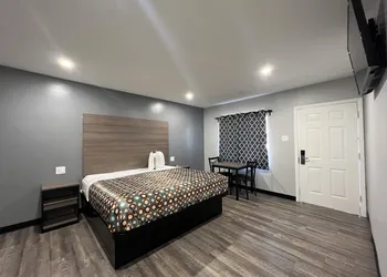 Sunshine Motel hotel thumbnail 7