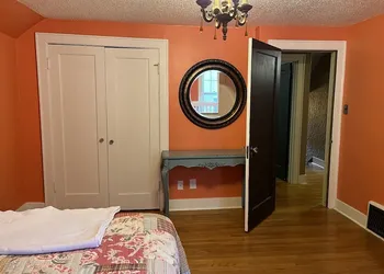 Historic Twin Tudors Inn hotel thumbnail 4