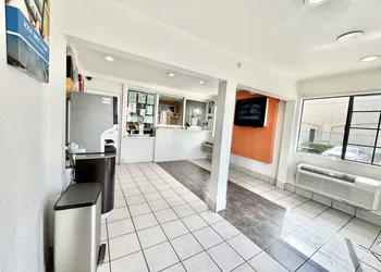 Studio 6 Suites – Bellflower, Ca - Los Angeles hotel thumbnail 2