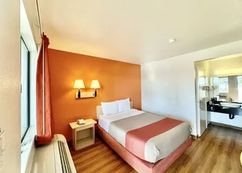 Studio 6 Suites – Bellflower, Ca - Los Angeles hotel thumbnail 5