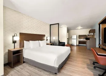 Everhome Suites Nampa Boise hotel thumbnail 6