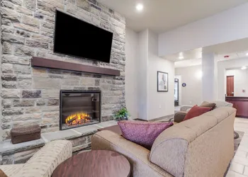 Cobblestone Inn & Suites - Winters hotel thumbnail 2