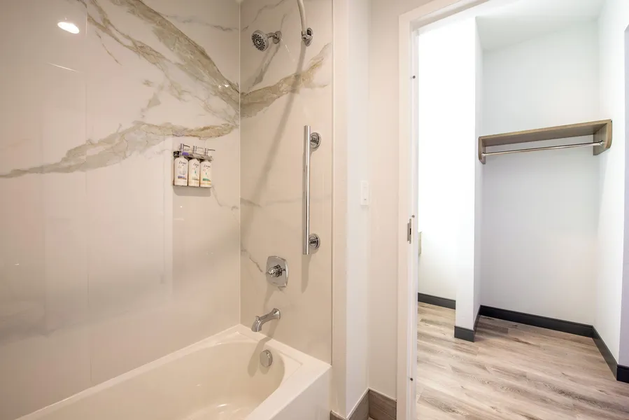 Express INN & Suites hotel detail image 6