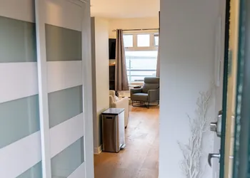 Lunar Cove Inn hotel thumbnail 2
