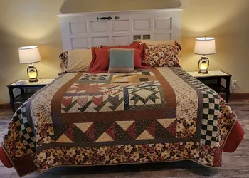Moonlight Manor Bed and Breakfast hotel thumbnail 2