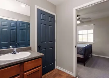 Eagle's Den Suites Kenedy a Travelodge by Wyndham hotel thumbnail 7