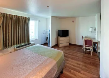 Studio 6 Belmont, CA – San Francisco - Redwood hotel thumbnail 7