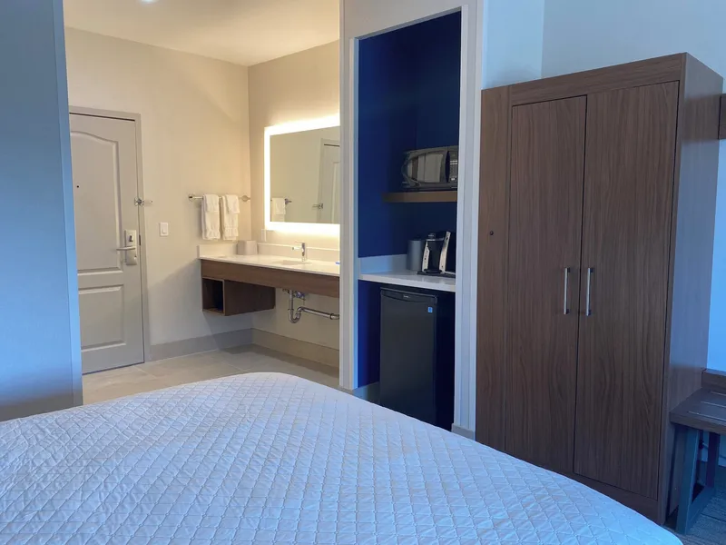 Holiday Inn Express & Suites Mountain View Silicon Valley by IHG hotel detail image 2