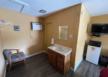 Tropic Motel hotel thumbnail 5