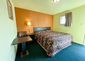 Dickens Country Stays hotel thumbnail 2