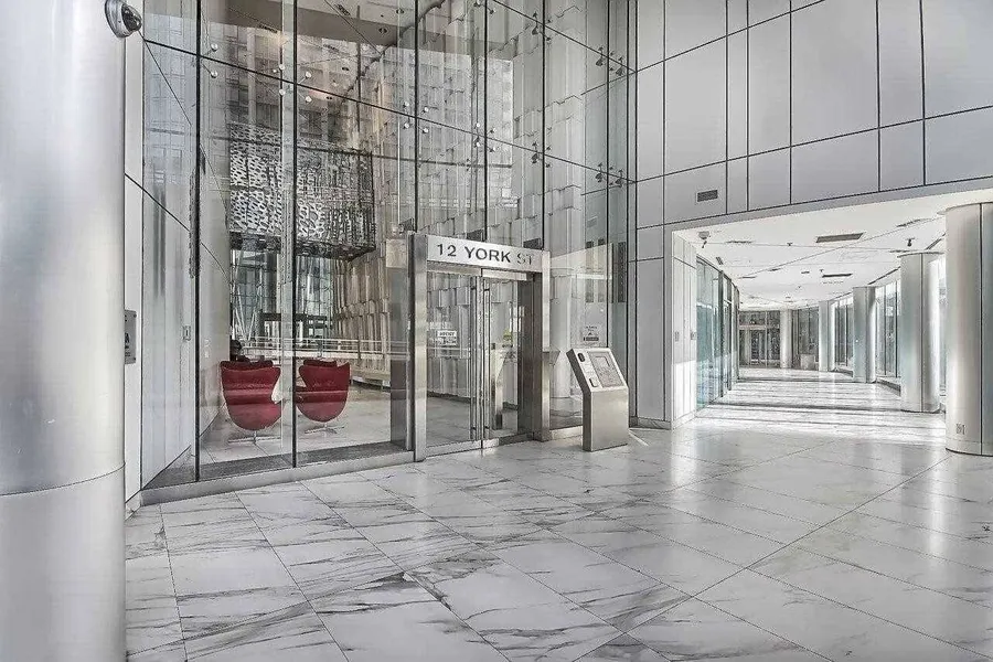 iHost Suites Downtown Toronto hotel detail image 2