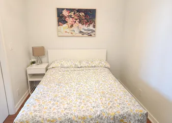 iHost Suites Downtown Toronto hotel thumbnail 8