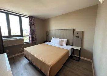 Regal Inn & Suites New York LaGuardia Hotel hotel thumbnail 5