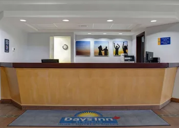 Days Inn by Wyndham Whitecourt hotel thumbnail 2