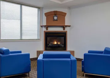 Days Inn by Wyndham Whitecourt hotel thumbnail 4