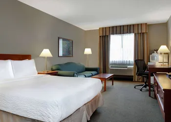 Days Inn by Wyndham Whitecourt hotel thumbnail 5