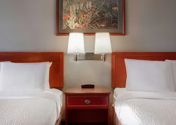 Days Inn by Wyndham Whitecourt hotel thumbnail 8