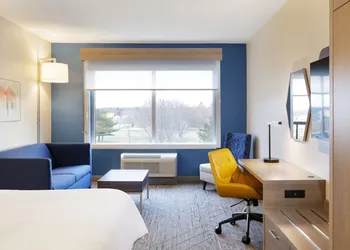 Holiday Inn Express and Suites Rhinelander by IHG hotel thumbnail 8