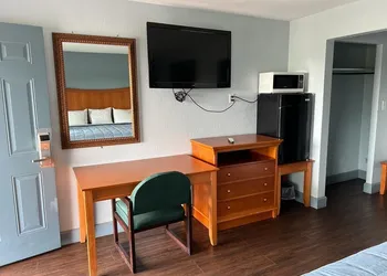 Holiday Motel hotel thumbnail 4
