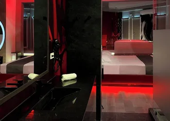 Motel Boutique Qatro hotel thumbnail 8