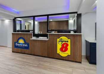 Days Inn by Wyndham Baltimore Northwest hotel thumbnail 2