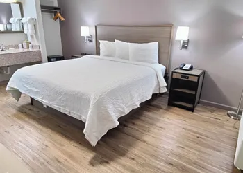 Baymont by Wyndham Socorro hotel thumbnail 5