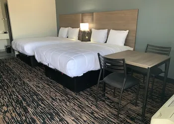 Super 8 by Wyndham Sulphur South hotel thumbnail 3