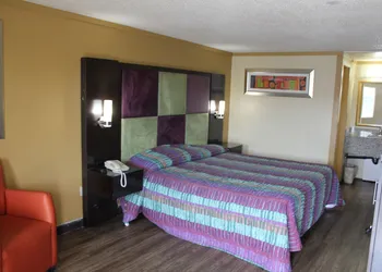 Executive Inn & Suites hotel thumbnail 4
