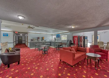 American Inn and Suites Dundee hotel thumbnail 3